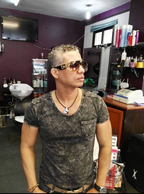 Elvyn en su barbería